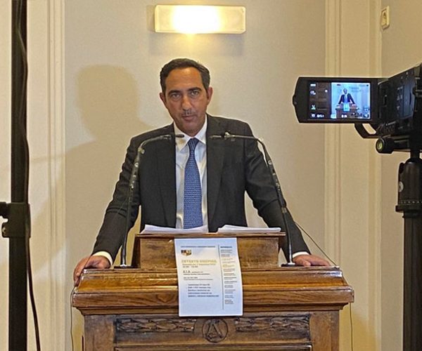 H δικογραφία του παιδόφιλου καθηγητή με την κιθάρα